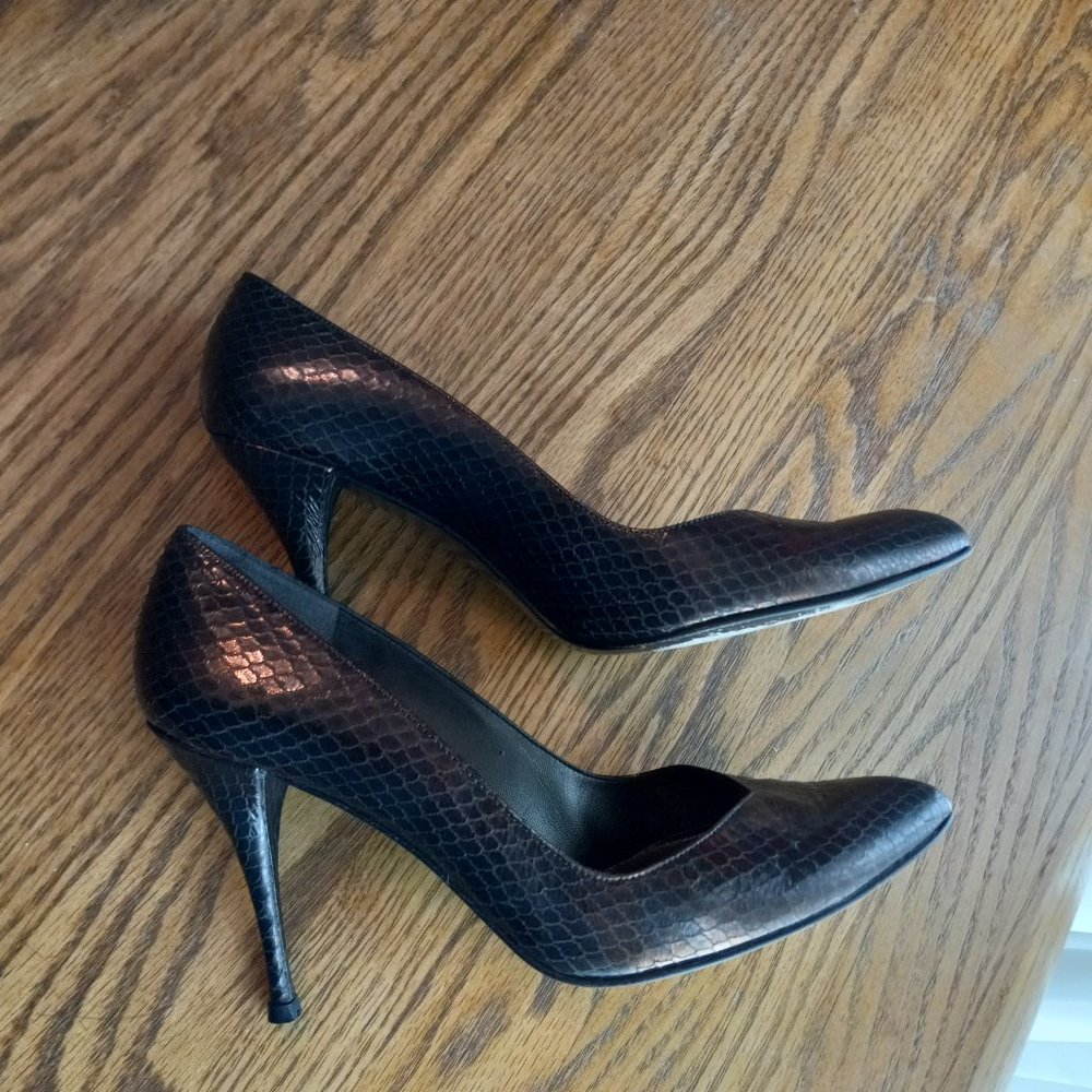 Stuart Weitzman Bronze Snake Embossed Heels Size 10